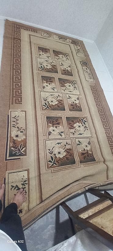 kohnə pullar alıram: Məhsul: Xalça dəsti (4 ədəd) Təsvir: - Klassik oriental naxışlı — 4