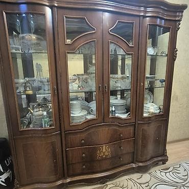 Полочные витрины: Стеклянная витрина-шкаф, Б/у, Самовывоз — 2