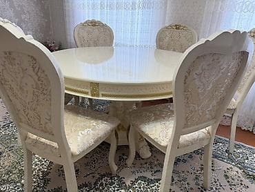 Qonaq otağı və ya yemək otağı üçün zərif klassik üslubda masa və stul — 1