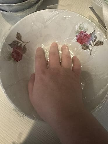 Столовые приборы: Qablar hamsi tezedi hec biri istifade olunmayib. Qrafin dest -12 azn — 3