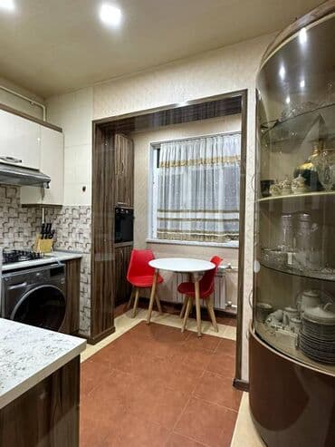 yeni guneslide satilan evler unvan az: Bakı, Yeni Yasamal, 4 otaqlı, Köhnə tikili, m. İnşaatçılar, 100 kv. m — 10