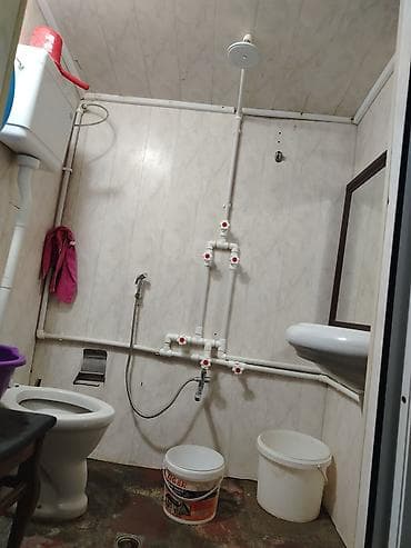 Səbail rayonunda yerləşən 2 otaqlı həyət evi satışdadır. Ev geniş — 9