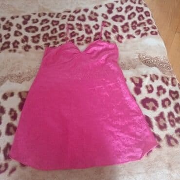 Kürklər: Məhsul: Qadın gecə geyimi dəsti Təsvir: - Rəng: parlaq çəhrayı - — 1