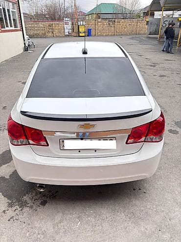 led isiq: Chevrolet Cruze: 1.4 l | 2015 il 3 km Sedan — 5