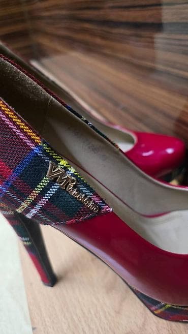 Qadın ayaqqabıları: Tuflilər, Ölçü: 38, rəng - Qırmızı, İşlənmiş — 2