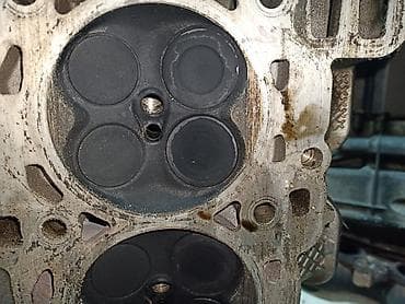 bmw oturacaqlar: Mühərrik silindr başlığı (V6/V8 tipli, 4 klapanlı silindr — 2