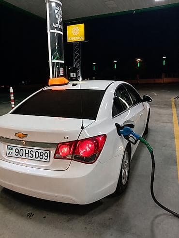 Chevrolet Cruze LT sedan - Kuzov: sedan, ağ rəng - Komplektasiya: LT
