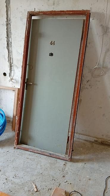 Dəmir giriş qapısı – komplekt - Material: metal qapı qapağı, taxta