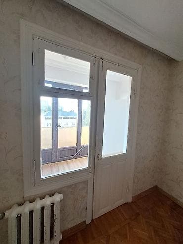 balka: Ağ rəngdə klassik dizaynlı balkon qapısı və pəncərə dəsti - Material — 3
