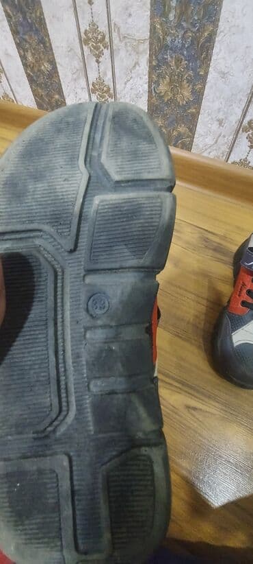 Krossovka, Uniseks, 32