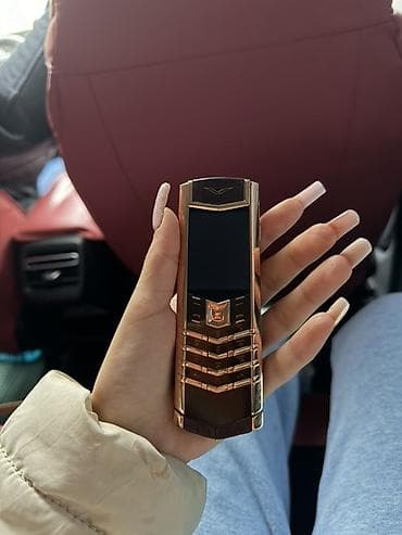 100 manatliq plansetler: Vertu Signature Touch, rəng - Qızılı, Düyməli — 1