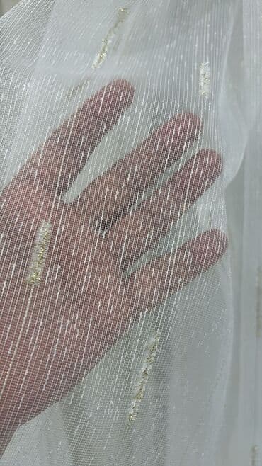 maqnit perde: Ağ rəngdə, zolaqlı, şəffaf tül pərdə. Yüngül və zərif görünüşü ilə — 1