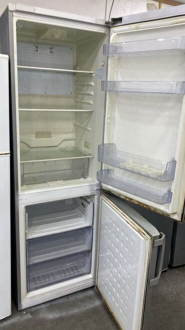 Мясорубки: Б/у 2 двери Beko Холодильник Продажа, цвет - Серебристый — 2