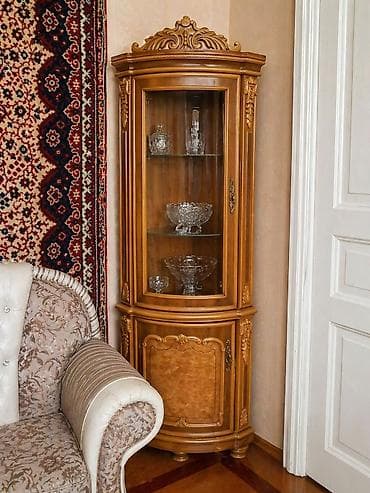 Şüşəli dolab vitrini — 2