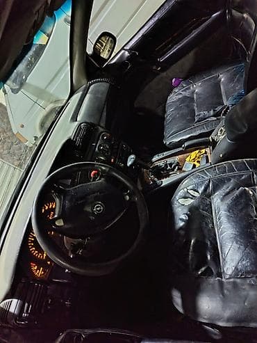 Opel Omega sedan - Kuzov: 4 qapılı sedan, gümüşü rəng - Ban — 4
