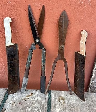 Паяльники: Bağ alətləri dəsti Təsvir: - 2 ədəd kəpənək/çəpər qayçısı: biri metal — 1