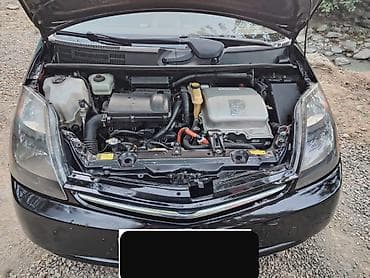 prius yan guzgu: Toyota Prius hibrid hatchbek - Korpus: qara rəng, arxa spoyler və — 10