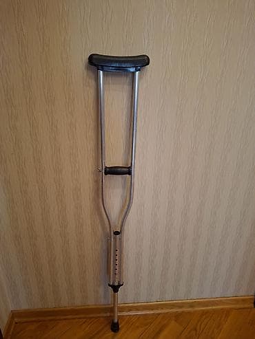 Kastel.Qoltuqaaltı ağac (2 ədəd) - Material: yüngül alüminium gövdə -