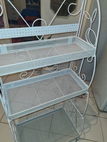 Aş qazanı: Metall dekorativ rəf stendi əla vəziyyətdə, hündürlüyü 138, eni 58 — 3