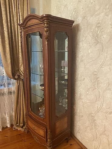 qedimi skaf: 2 ededdir tepteze Klassik üslubda vitrin şkaf - Material: təbii ağac — 1