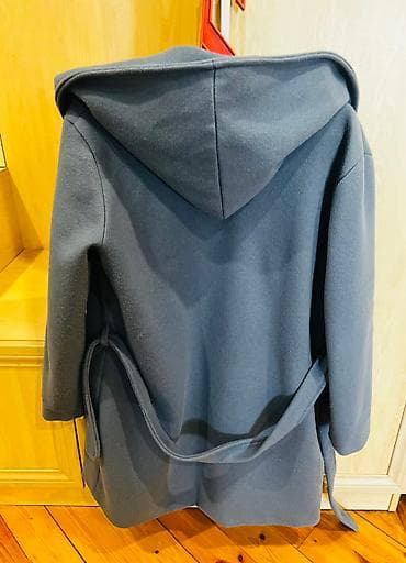 herbi geyim: Palto 46 razmerdı Sekilleri sola cevırıb baxın Geyılıb Qıymeti 8 manat — 2