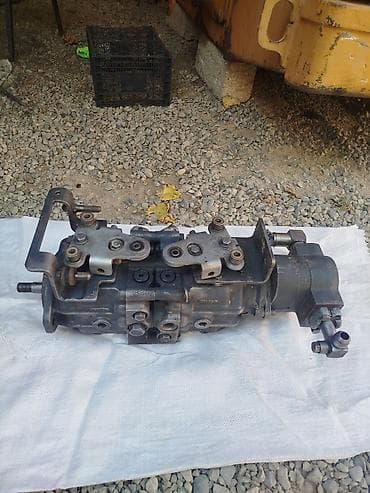 traktor yukleyici: Bobcat hidravlik paylayıcı/klapan bloku - Brend: Bobcat - Etiketdə — 1