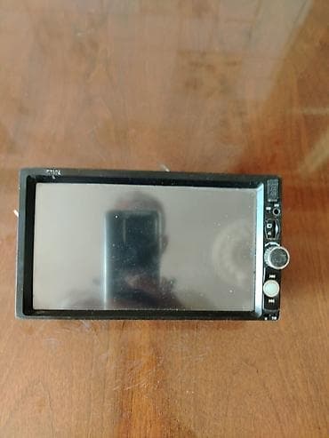 Avtomobil üçün 2 DIN multimedia monitoru. Böyük sensor ekranlı baş