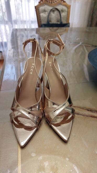 женские туфли на шпильке: Qızılı rəngdə qadın yüksək dabanlı ayaqqabı - Brend: ECCE (içdə loqo) — 2