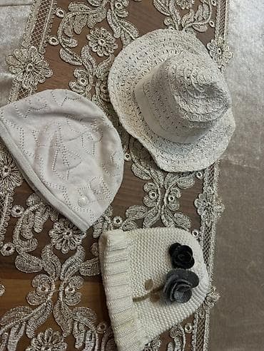 ev ayaqqabisi: Brums brendi uşaq aksessuarları dəsti - 3 ədəd ağ rəngli papaq: - — 3