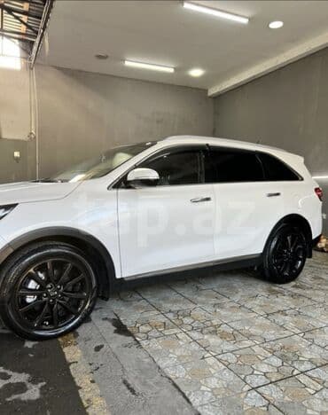 фольксваген транспортер дизель: Kia Sorento, ağ rəngli, 5 qapılı SUV. Xarici: - LED ön faralar və — 4