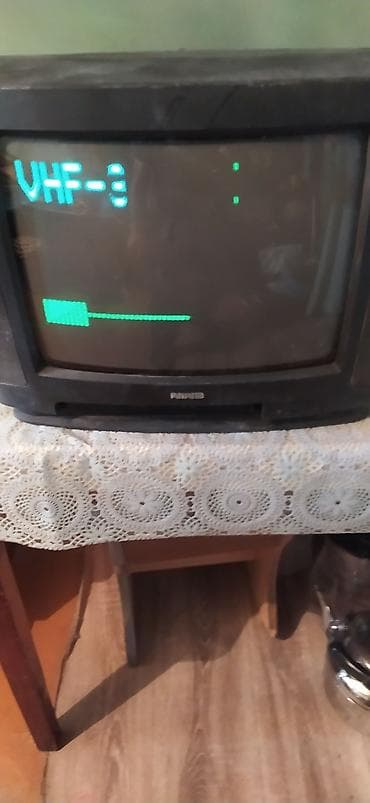 Nina markalı kineskop televizor - Ekran: təxminən 20–21 düym, konus