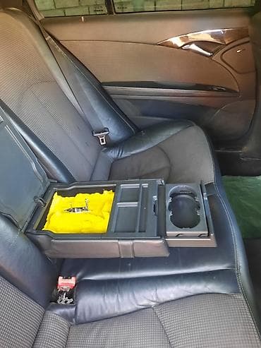 masin salonlari: Mercedes-Benz E‑Class (W211) — 3