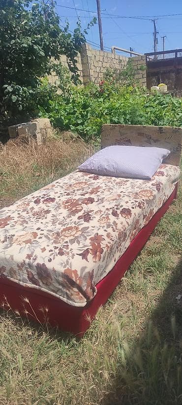 Ev üçün mebel: İşlənmiş, Təknəfərlik çarpayı, Bazalı, Matras ilə, Siyirməsiz, Rumıniya — 1
