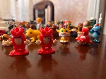 теннисный стол: Müxtəlif kolleksiya fiqurları dəsti - Təxminən 35+ ədəd kiçik — 8