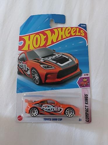 mini disk: Toyota, 2024 il, 1:64, Plastik — 1