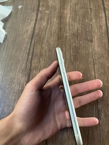 telefon 1970: IPhone 11, 128 GB, Ağ, Face ID — 5