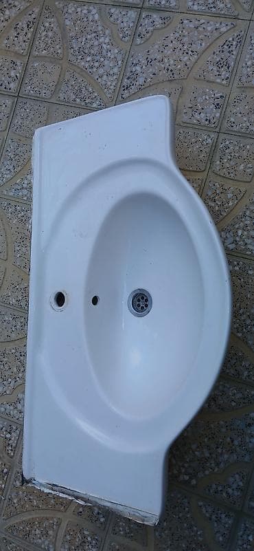 hamam ucun şkaflar: Hamam güzgülü şkaf - Material: MDF/laminat gövdə, şüşə rəflər və — 2
