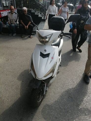 moped akumulator: Moon — 2