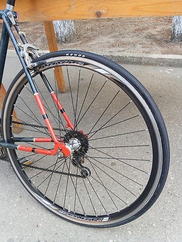 Velo tam ideal vezyetdedir, cox suretli çevik yungul Velosipeddir