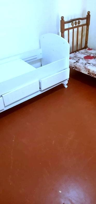 emircanda ev satisi: 3 otaqlı, məişət texnikalı mənzil. Binəqədi rayonu, Tovuz marketə — 7