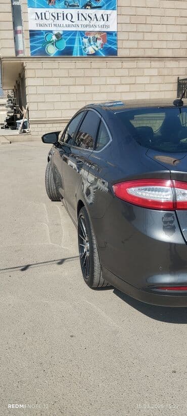 tək oturacaqlar: Ford Fusion: 1.5 l | 2016 il 200000 km Sedan — 17