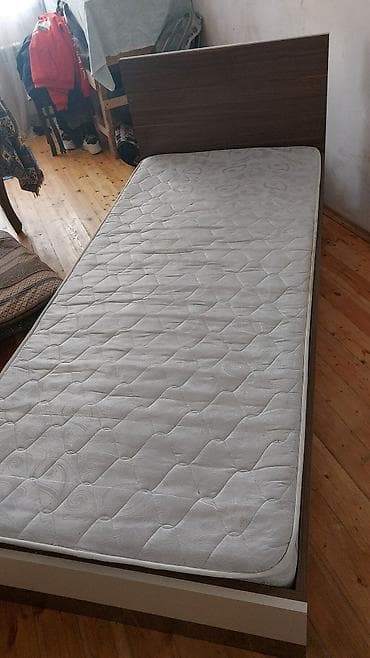 İşlənmiş, Təknəfərlik çarpayı, Bazasız, Matras ilə, Siyirməsiz