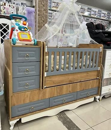 Oğlan və qız üçün, Dördbucaq, Beşik, Dəst ilə, Yellənmə mexanizmsiz