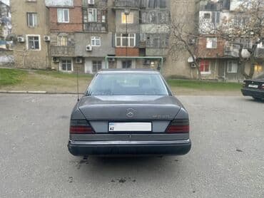 nolyeddi sekilleri yukle: Mercedes-Benz E 230: 2.3 l | 1992 il Sedan — 8