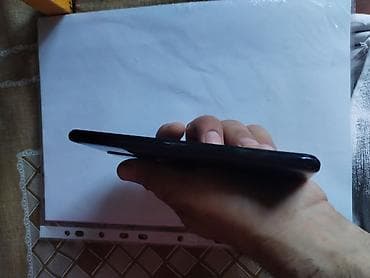 techno spark slim: Smartfon – tam ekranlı, ön kameraya görə ekranın yuxarı mərkəzində — 3