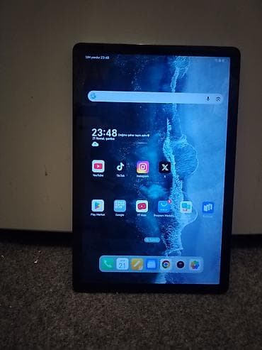 Planşet – Android ekosistemi - Böyük ekranlı Android planşet. Ekran