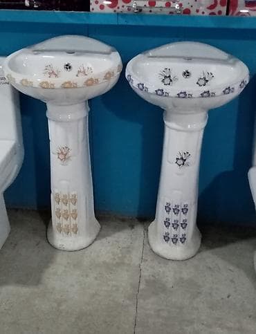 Moyka. Tulpan. Canaq. Hamam ve tualet ucun. Olcu eni 45 sm, divardan