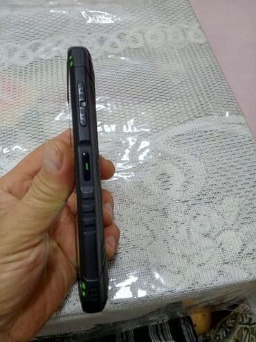 tap.az xususi texnika: Möhkəm korpuslu “rugged” smartfon - Korpus: qalın rezinlə — 3