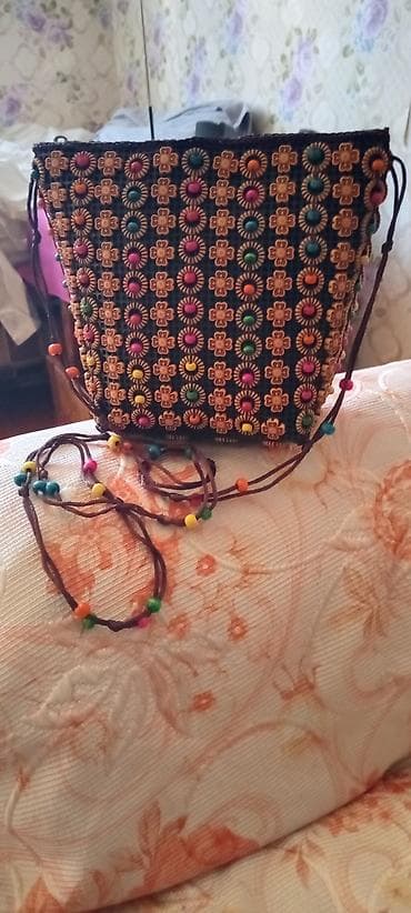 Etno tərzli əl işi çanta - Material: hörgü əsas üzərində ağac/kokaş