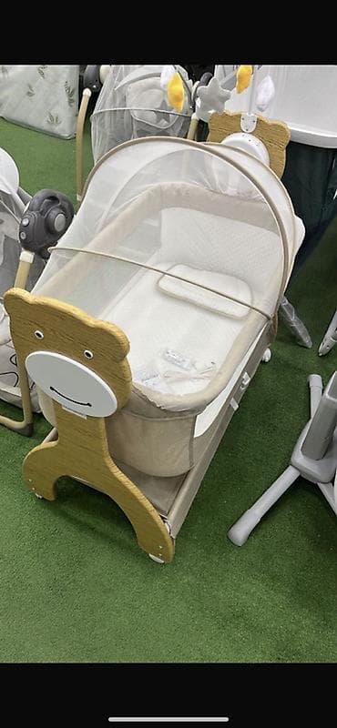 korpə beşiyi: Oğlan və qız üçün, Dördbucaq, Beşik, Matras ilə, Yellənmə mexanizmsiz — 1